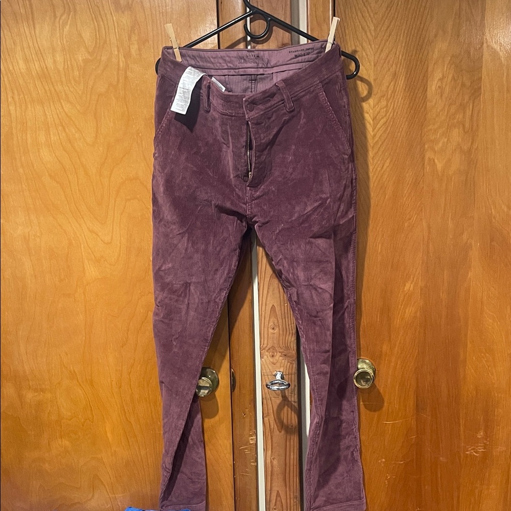 Levi's Men's Corduroy Pants in Rich Burgundy